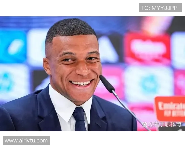 足球明星为何成为全球瞩目的焦点背后的原因与魅力解析 足球明星为何成为全球瞩目的焦点背后的原因与魅力解析