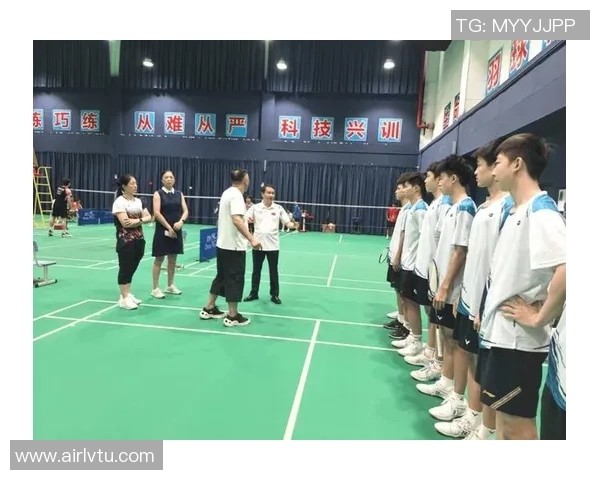 成都羽毛球队个人能力引发热议球员表现与团队协作的争论分析